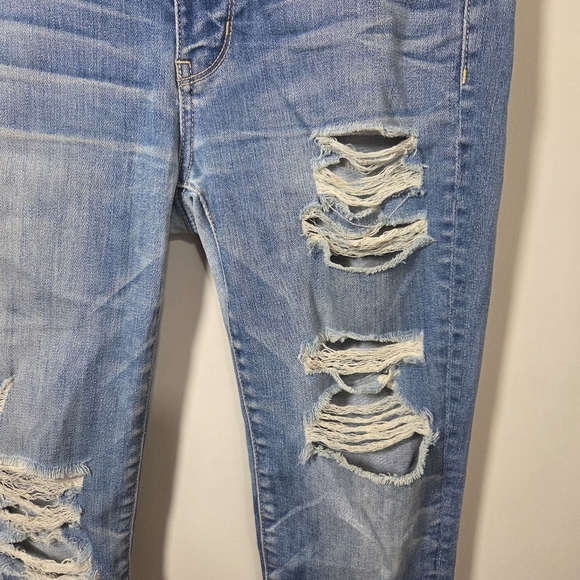 ⭐️American Eagle Blue Distressed Jeggings Size 4 - Picture 2 of 6